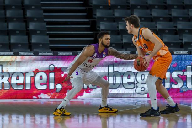 也为他敞开 也为他敞开