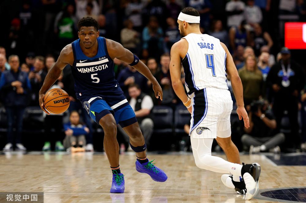 鲜明对比的 鲜明对比的