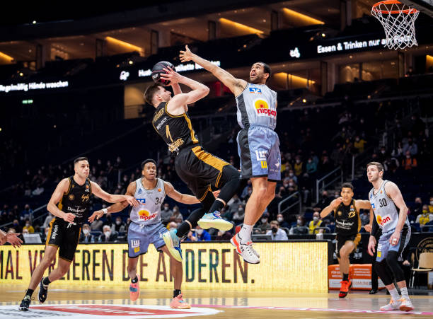 随着赛季的 随着赛季的